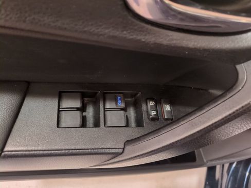 Used 2017 Toyota Corolla SE w/ SE Premium Package FWD image 17