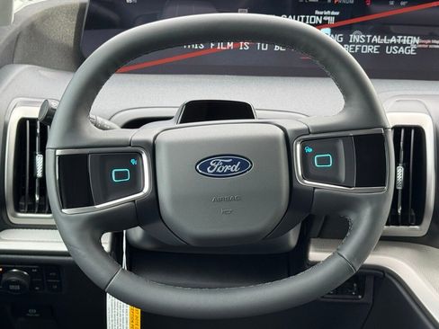 New 2025 Ford Expedition Active image 7