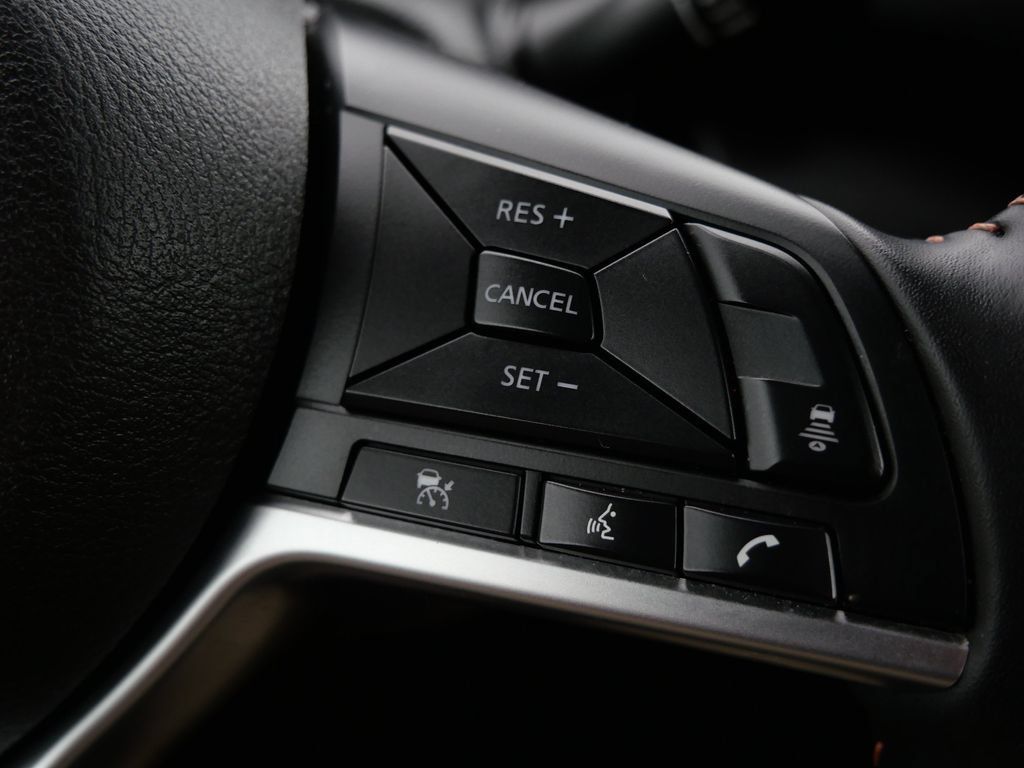 Used 2025 Nissan Sentra SR FWD image 26