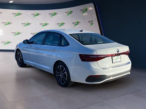 Used 2025 Volkswagen Jetta Sport FWD image 5