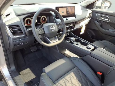 New 2026 Nissan Rogue Platinum AWD/4WD image 10