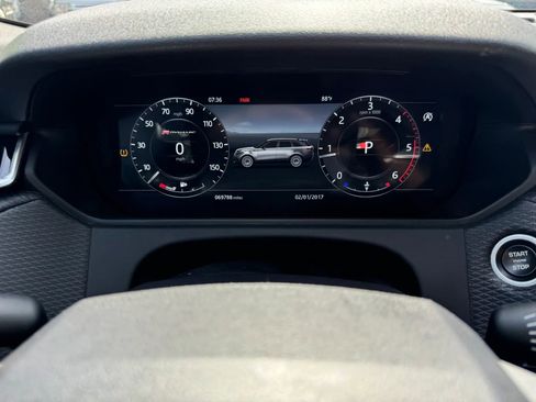 Used 2018 Land Rover Range Rover Velar R-Dynamic SE AWD/4WD image 21