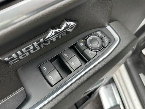 Used 2024 Chevrolet Silverado 1500 High Country w/ Z71 Off-Road Package image 18