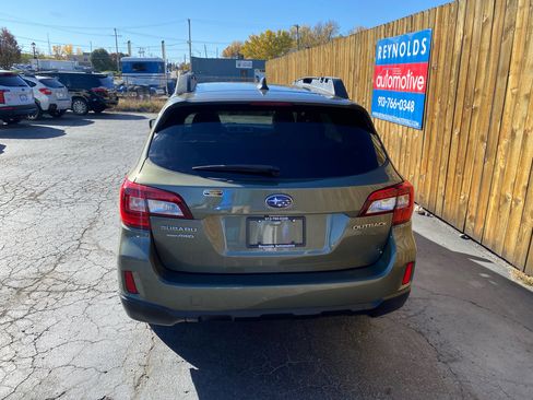Used 2017 Subaru Outback 2.5i Premium image 7