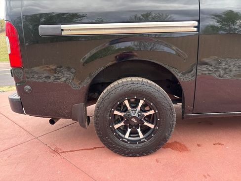 Used 2021 Nissan NV 3500 S image 27