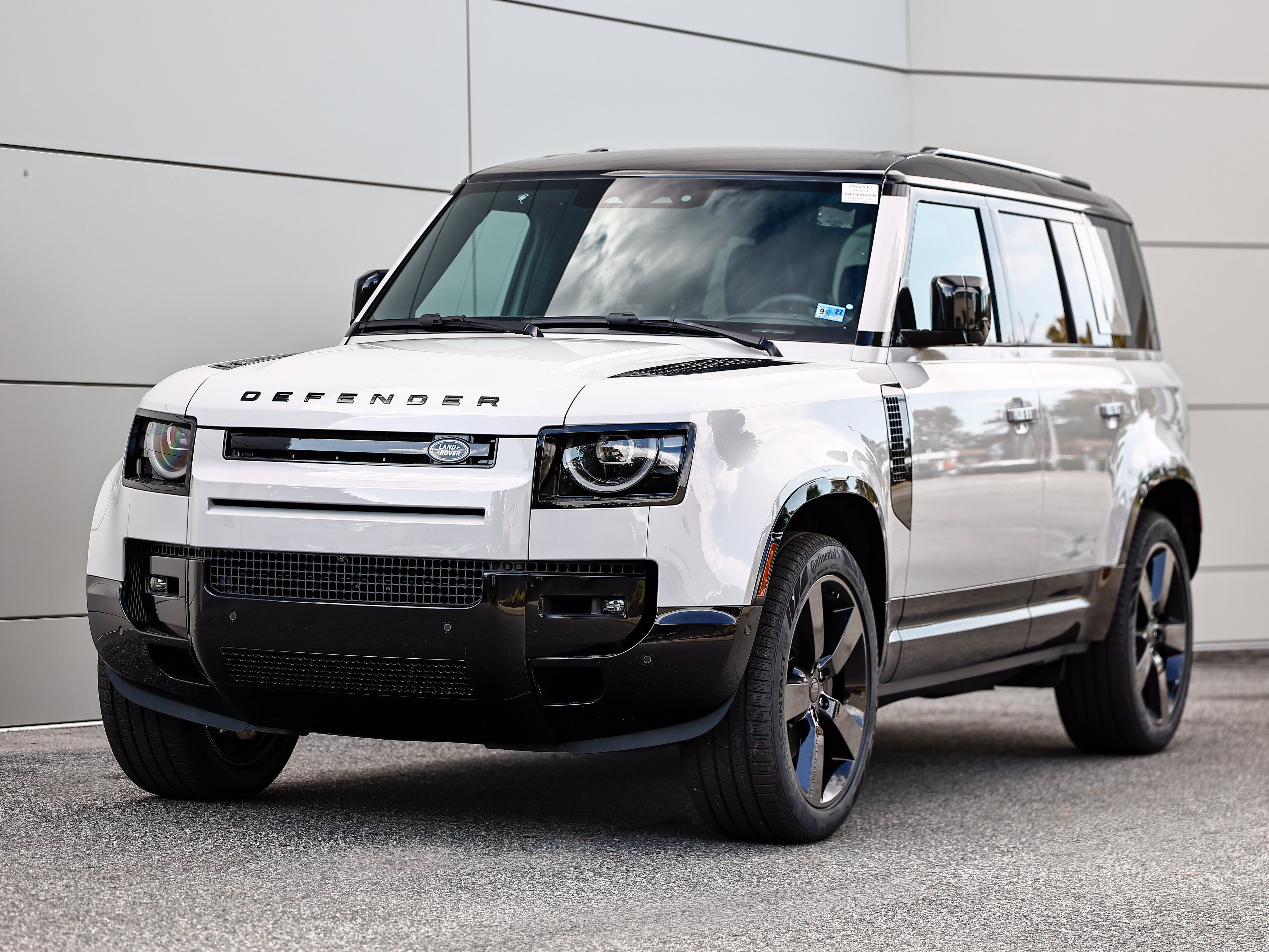 New 2026 Land Rover Defender 110 X-Dynamic SE AWD/4WD image 1