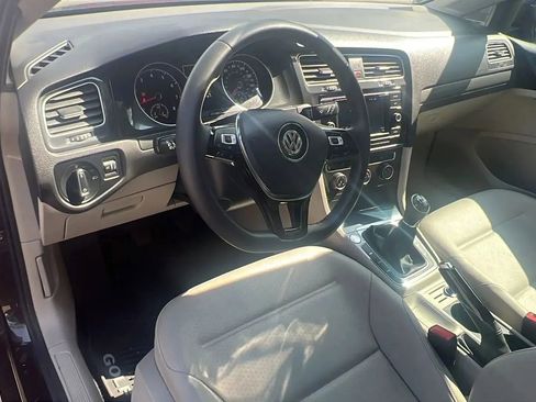 Used 2020 Volkswagen Golf 4-Door image 25