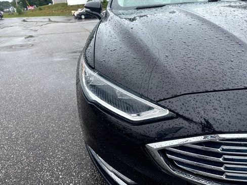 Used 2017 Ford Fusion SE w/ Fusion SE Technology Package AWD/4WD image 12