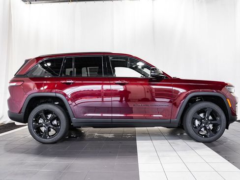New 2025 Jeep Grand Cherokee Altitude w/ Trailer Tow Package image 3