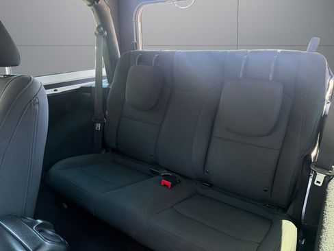 Used 2020 Jeep Wrangler Sport AWD/4WD image 16