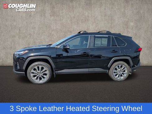 Used 2022 Toyota RAV4 XLE Premium AWD/4WD image 5