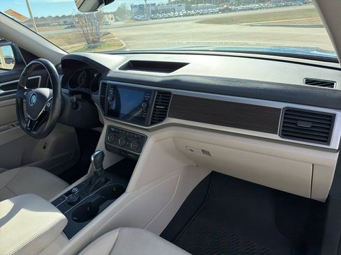Used 2019 Volkswagen Atlas SE image 16