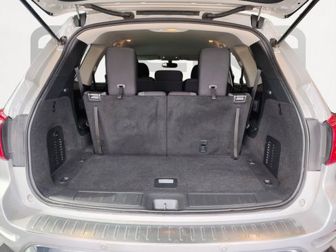 Used 2020 Nissan Pathfinder SV image 15