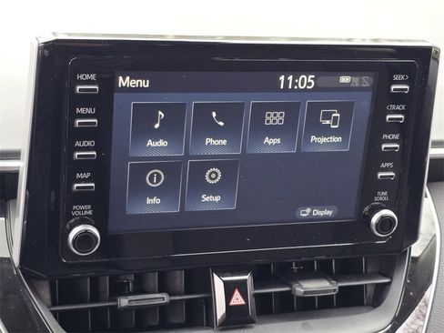 Used 2020 Toyota Corolla LE image 17