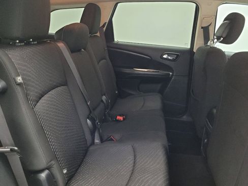 Used 2019 Dodge Journey SE w/ Blacktop Package FWD image 19
