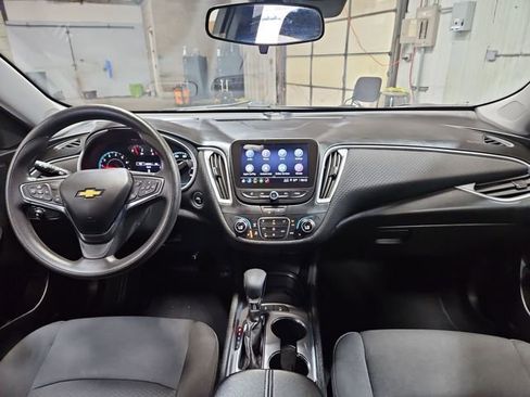 Used 2025 Chevrolet Malibu LT image 13
