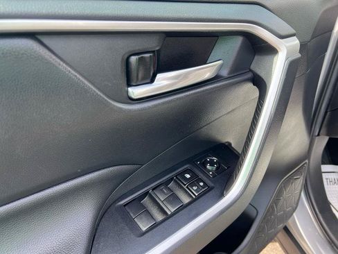 Used 2021 Toyota RAV4 XLE FWD image 27