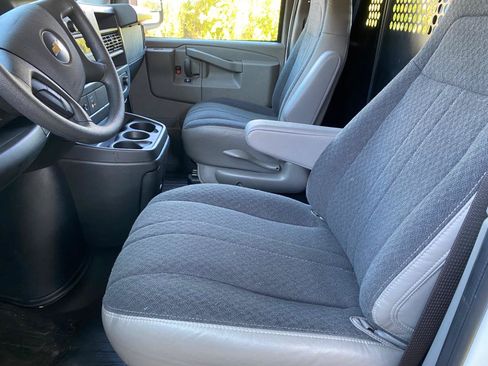 Used 2025 Chevrolet Express 2500 w/ Driver Convenience Package RWD image 26