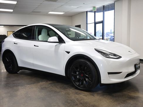Used 2021 Tesla Model Y Long Range AWD/4WD image 7