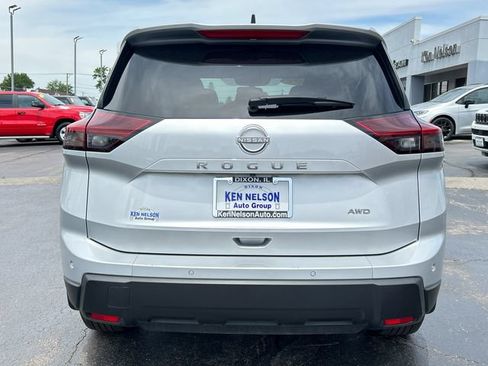 Used 2025 Nissan Rogue S AWD/4WD image 4