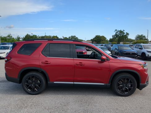 New 2025 Honda Pilot Touring image 5