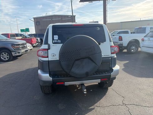 Used 2012 Toyota FJ Cruiser Base image 6