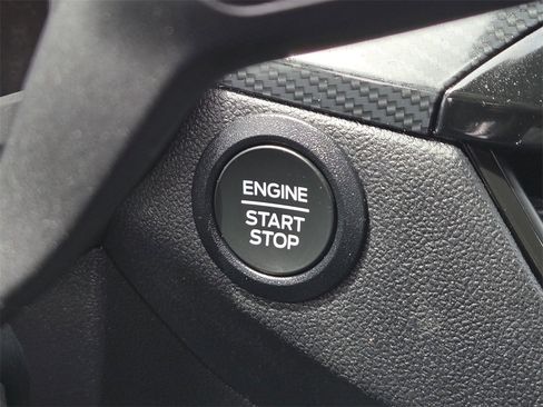 Used 2024 Ford Escape ST-Line image 19