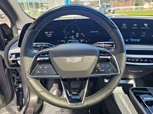 Used 2025 Cadillac Lyriq Luxury w/ LPO, Floor Liner Package AWD/4WD image 24