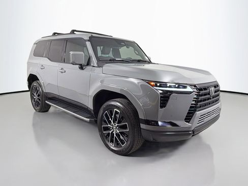 Used 2024 Lexus GX 550 w/ Accessory Package (Z1) image 4