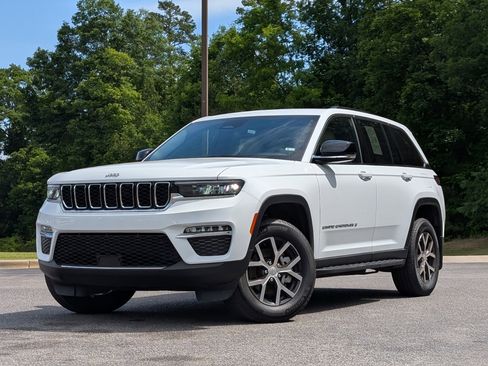 Used 2024 Jeep Grand Cherokee Limited w/ MOPAR Finishing Package AWD/4WD image 4