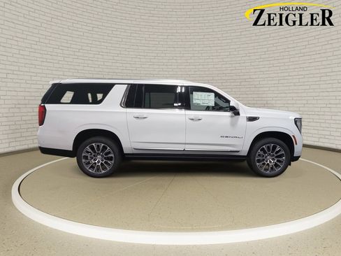 New 2026 GMC Yukon XL Denali w/ Sun & Power Step Package image 4