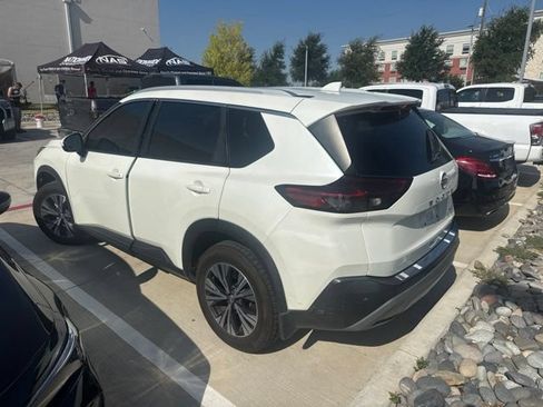 Used 2022 Nissan Rogue SV w/ SV Premium Package FWD image 4