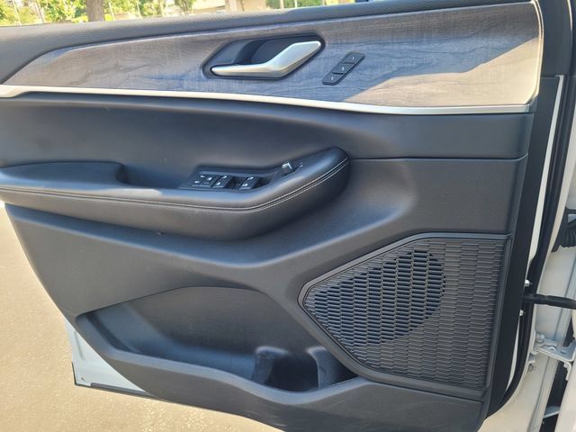 Used 2023 Jeep Grand Cherokee Limited AWD/4WD image 13