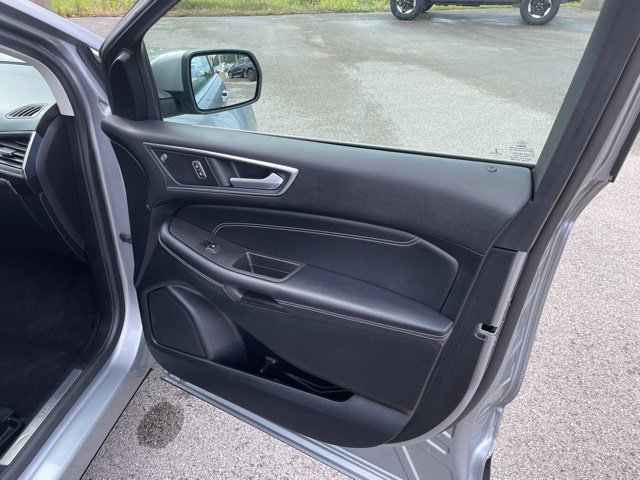 Used 2022 Ford Edge Titanium w/ Cargo Accessory Package AWD/4WD image 27