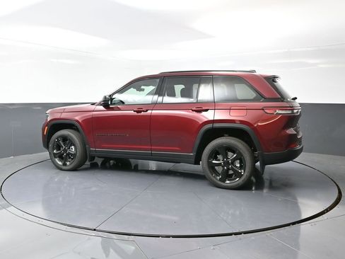 New 2025 Jeep Grand Cherokee Altitude w/ Trailer Tow Package image 11