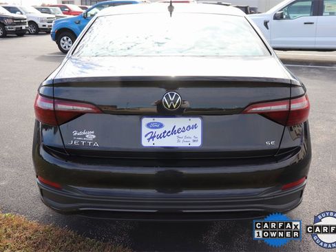 Used 2024 Volkswagen Jetta SE image 7