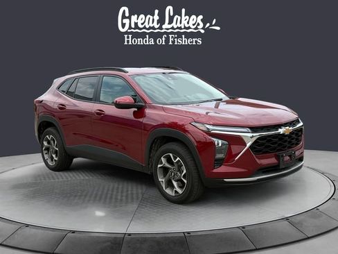 Used 2025 Chevrolet Trax LT FWD image 7