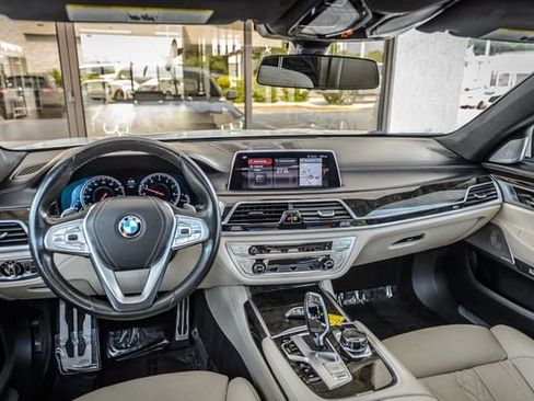 Used 2018 BMW 740i xDrive AWD/4WD image 36