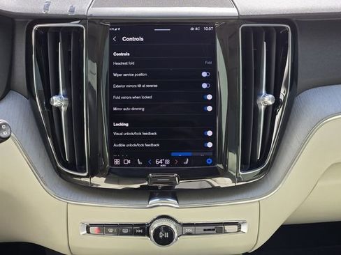 Certified 2023 Volvo XC60 B5 Plus AWD/4WD image 15