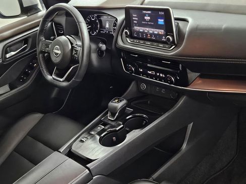 Used 2022 Nissan Rogue SV w/ SV Premium Package image 28