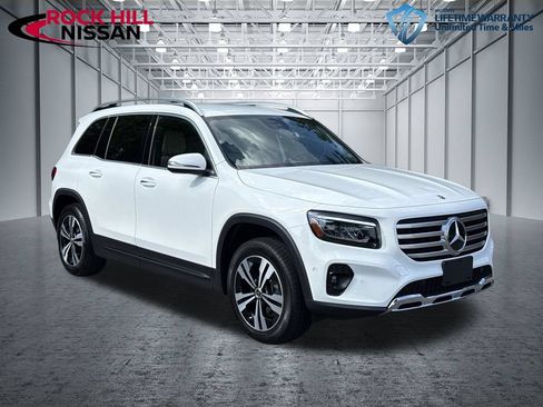 Used 2025 Mercedes-Benz GLB 250 4MATIC image 1