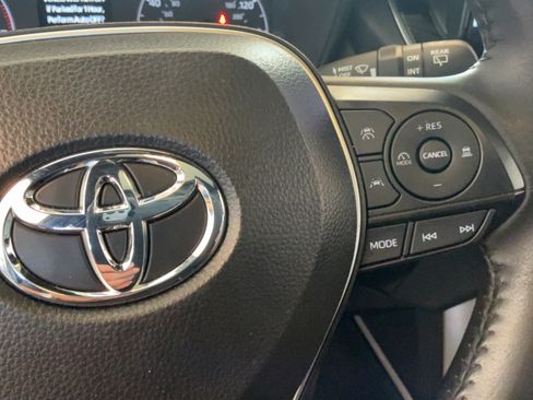 Used 2024 Toyota Corolla Cross AWD Hybrid w/ Moonroof Package image 15