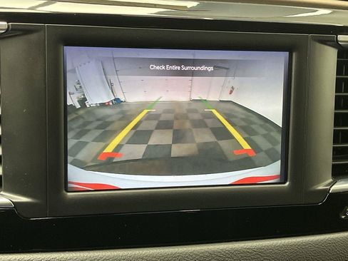 Used 2024 Chrysler Voyager LX FWD image 5