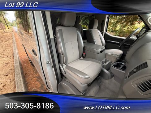 Used 2021 Nissan NV 3500 SV image 37