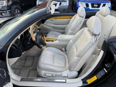 Used 2002 Lexus SC 430 Convertible image 17