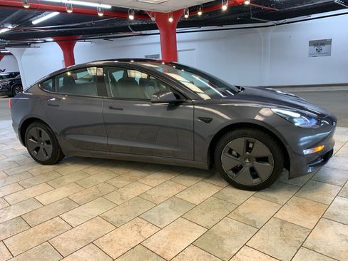 Used 2022 Tesla Model 3 Long Range image 8