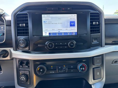 Used 2022 Ford F150 XLT w/ Trailer Tow Package AWD/4WD image 17