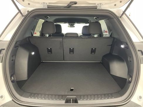 New 2026 Chevrolet Equinox LT AWD/4WD image 11