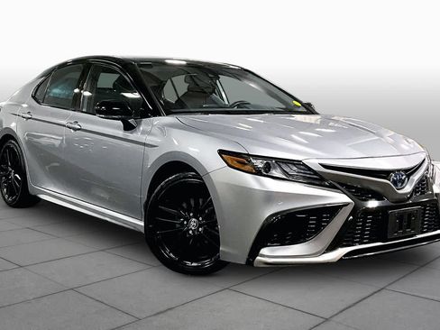 Used 2023 Toyota Camry XSE w/ Cold Weather Package FWD image 3