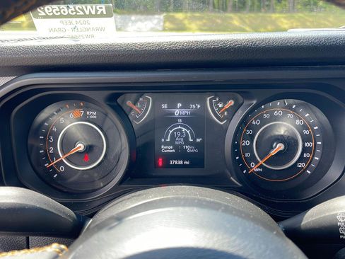Used 2024 Jeep Wrangler Unlimited Sport AWD/4WD image 14